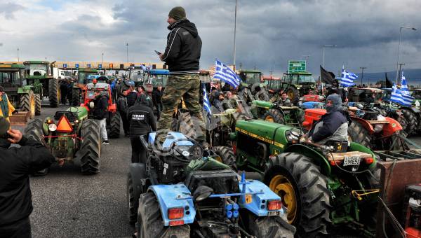 Παραμένει κλειστός ο αυτοκινητόδρομος στη Νεστάνη και τον Ισθμό