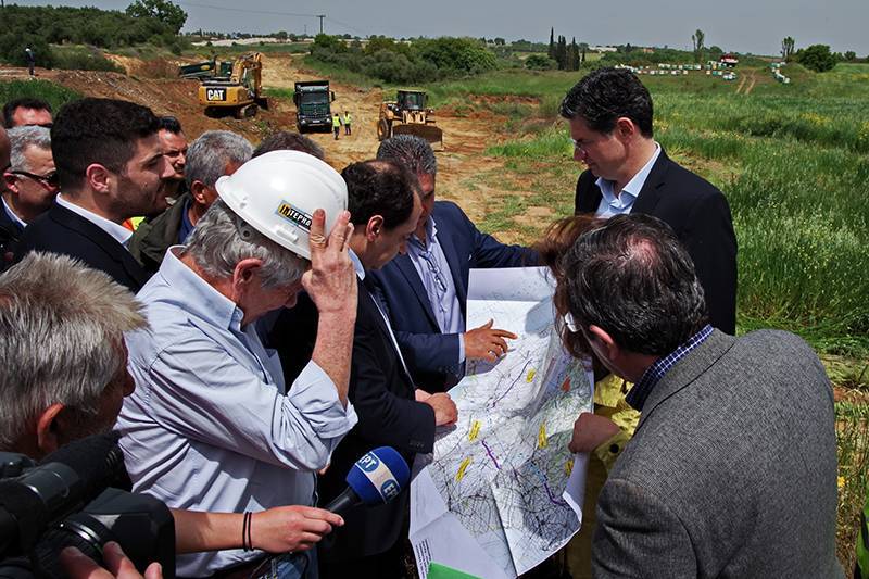 Υπουργείο Υποδομών για Πάτρα - Πύργος: “Τα μηχανήματα δεν εξαφανίστηκαν αλλά φυλάχτηκαν λόγω γιορτών”
