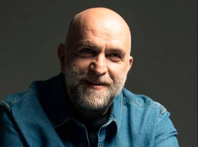 Μπάμπης Στόκας - Υποψήφιος ευρωβουλευτής "Πλεύση Ελευθερίας": “Αυτή η αλαζονική και επικίνδυνη κυβέρνηση πρέπει να τιμωρηθεί”