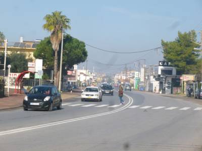 Εναέρια γέφυρα ή υπόγεια διάβαση (βίντεο)