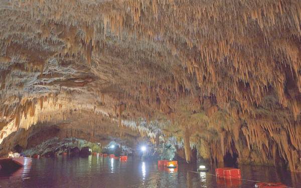 Εικονική περιήγηση στα Σπήλαια Διρού