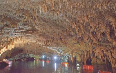 Εικονική περιήγηση στα Σπήλαια Διρού