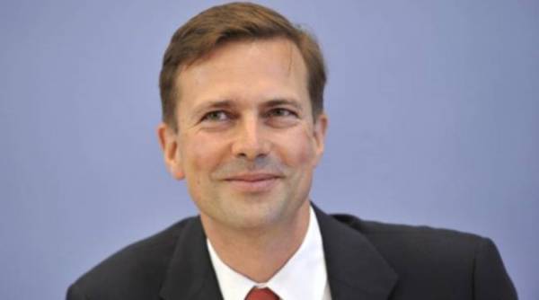 Η Γερμανία θέλει να κρατήσει την Ελλάδα στο ευρώ, λέει η γερμανική κυβέρνηση