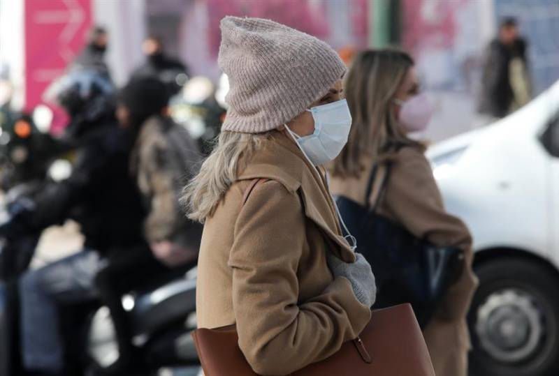 Μαγιορκίνης: Σταδιακά η 'Ομικρον εκτοπίζει την Δέλτα, αλλά δεν είναι αθώα - Το μετα-πανδημικό σενάριο