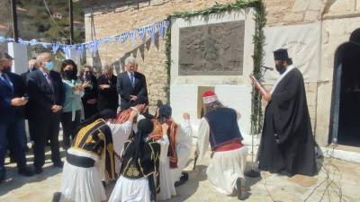 "Ύμνος των Ντρέδων" από τον Βασίλη Τσαμπρόπουλο