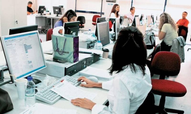 Δημόσιο: Πάγωμα προσλήψεων στους φορείς που δεν κάνουν εξοικονόμηση ενέργειας