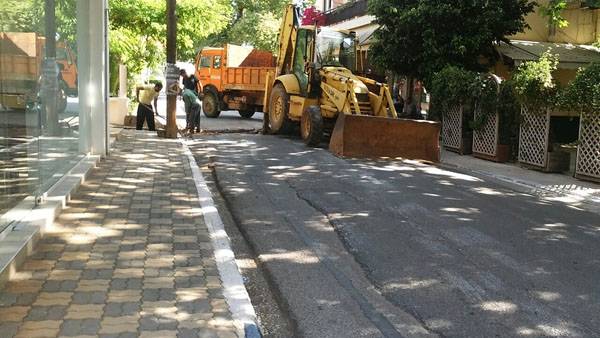 Εργασίες αποχέτευσης εμποδίζουν τη λειτουργία βενζινάδικου στα Φιλιατρά