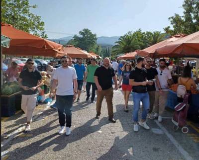 Επίσκεψη μελών του ΠΑΣΟΚ Μεσσηνίας στη λαϊκή αγορά