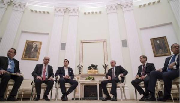 Financial Times: Αν αποτύχει ο Τσίπρας, καραδοκεί η Χρυσή Αυγή