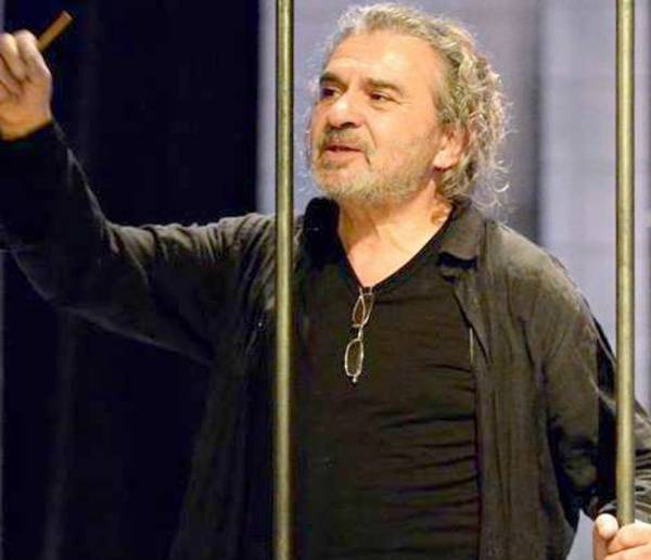 Ο σκηνοθέτης Κώστας Χαλκιάς στην "Ε": "Κάθε θεατρική παράσταση μια σχολή"