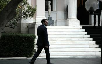 Πρωτοφανής απόφαση Σαμαρά να μην παραδώσει αυτοπροσώπως στον Τσίπρα