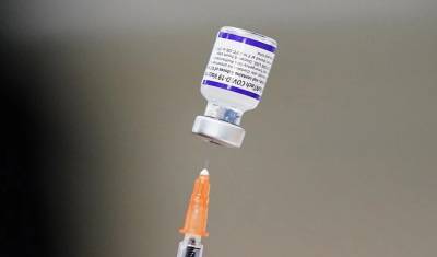 Pfizer: Ξεκίνησαν δοκιμές για εμβόλιο που πιάνει μέχρι τη Όμικρον 2