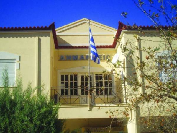 Σιγή ιχθύος για τον αντιδήμαρχο Φιλιατρών