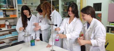 Μαθητές στο Εργαστήριο Φυσικών Επιστημών ΓΑΛΙΛΑΙΟΣ