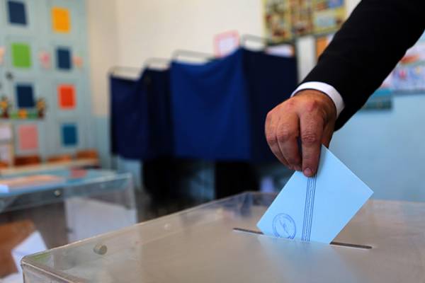 Ζεσταίνουν μηχανές για εκλογές τα κόμματα: Τα πρώτα ονόματα υποψήφιων βουλευτών