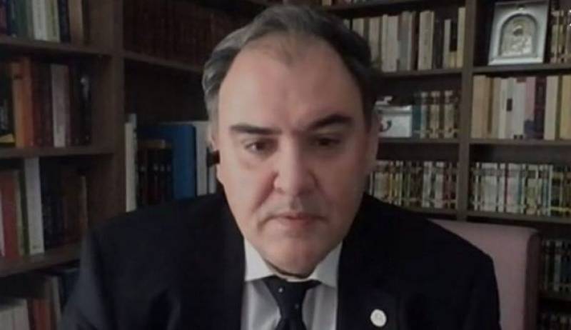 Σαρηγιάννης: "Πρόωρη η απόφαση να μπει τέλος στις μάσκες σε εξωτερικούς χώρους" (βίντεο)