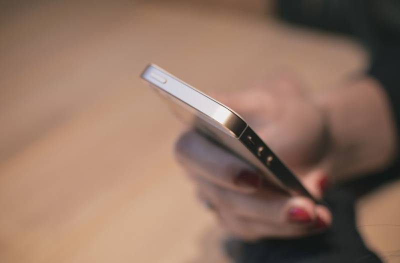 «Βουτιά» για την αγορά των smartphones το 2022