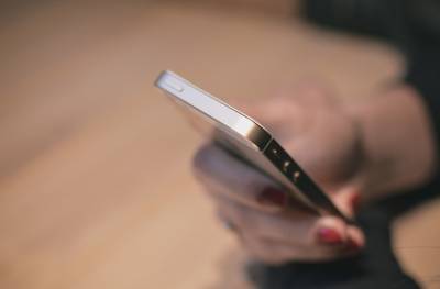 «Βουτιά» για την αγορά των smartphones το 2022