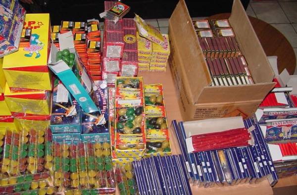 Δύο συλλήψεις για βεγγαλικά στη Λακωνία