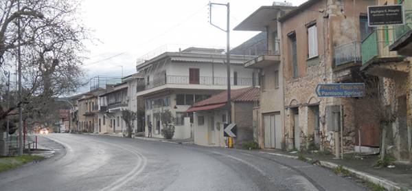 Αγιος Φλώρος: Στο καφενείο αναπολούν τα περασμένα χρόνια (φωτογραφίες &amp; βίντεο)