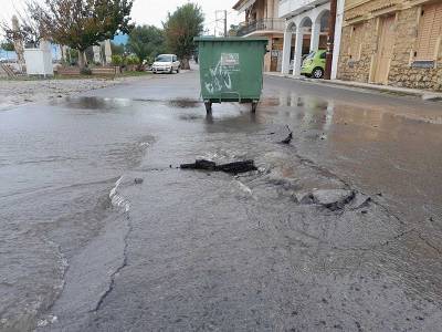 Eσπασε ο αγωγός ύδρευσης στο Αρχοντικό Αβίας