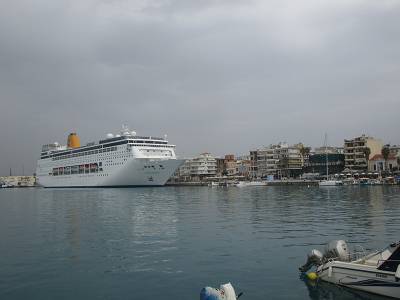 1.167 τουρίστες έφερε το "Costa Neoriviera" στην Καλαμάτα