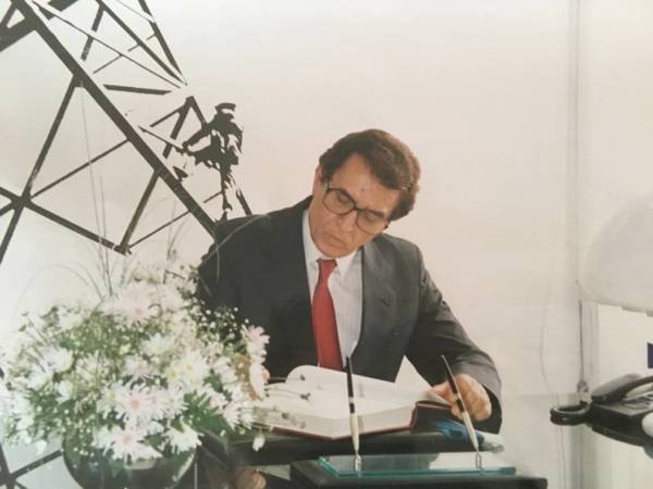 Πέθανε ο Αριστείδης Καλαντζάκος