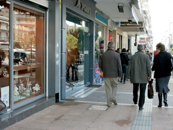 Από σήμερα το θερινό ωράριο των εμπορικών καταστημάτων
