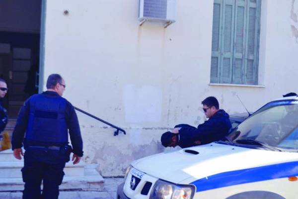 Σύμφωνα με τους συνηγόρους του: "Μειωμένης αντίληψης ο ανήλικος Χωραΐτης"