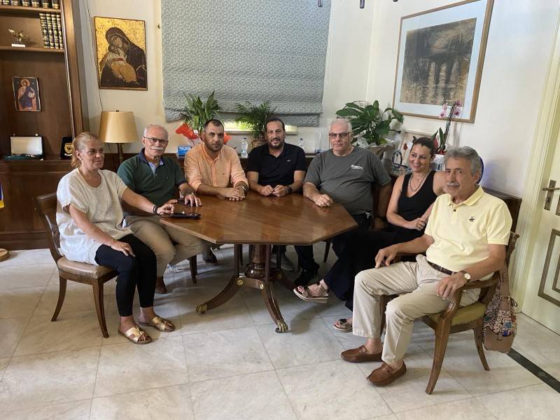 Συνάντηση δημάρχου Πύργου με εμπορικούς συλλόγους: Εντείνουν την πίεση για Πύργος - Τσακώνα