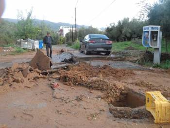 Δημοσιογραφικές διαπιστώσεις Αλευρά: "Μπαζωμένα ρέματα εδώ και 10ετίες"