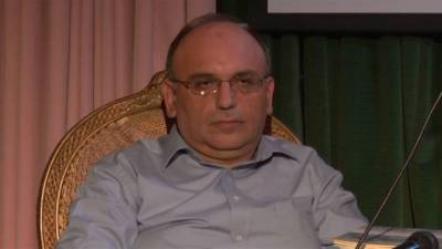 O ποιητής Πέτρος Στεφανέας στην "Ε": “Μεταφορικά, η Παραλία της Καλαμάτας συμβολίζει την αξία του δημόσιου χώρου και της ελευθερίας”