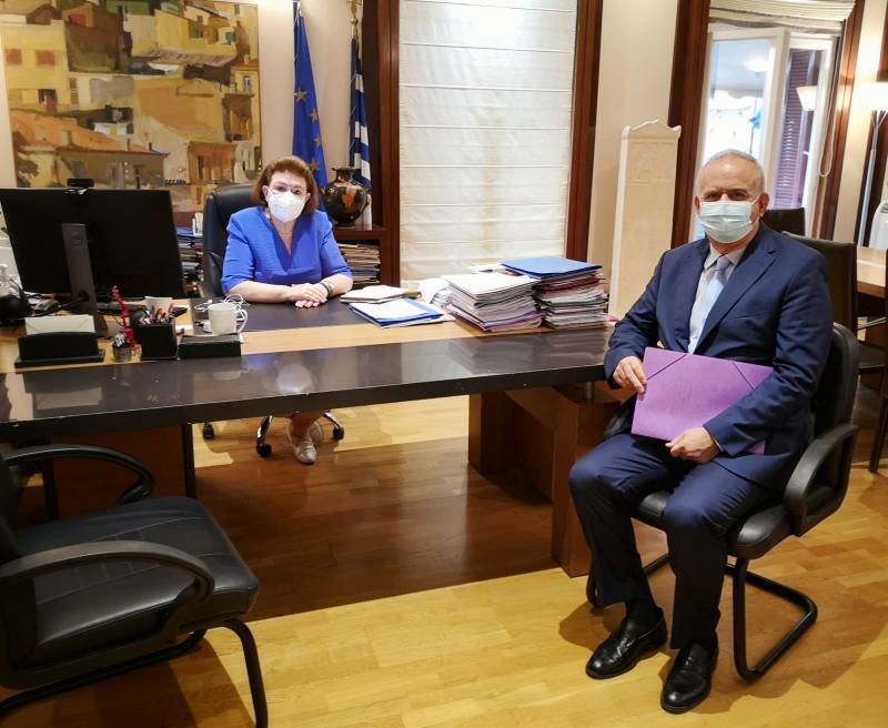 Μενδώνη σε Λαμπρόπουλο για έργα στη Μεσσηνία