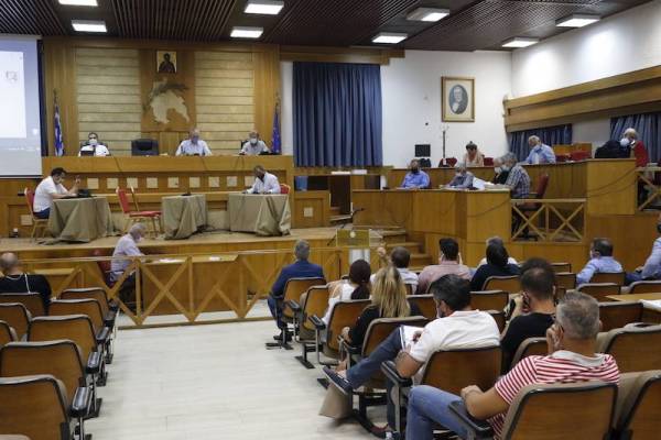 Οι εγωισμοί φρενάρουν τα μεγάλα ζητήματα του τόπου