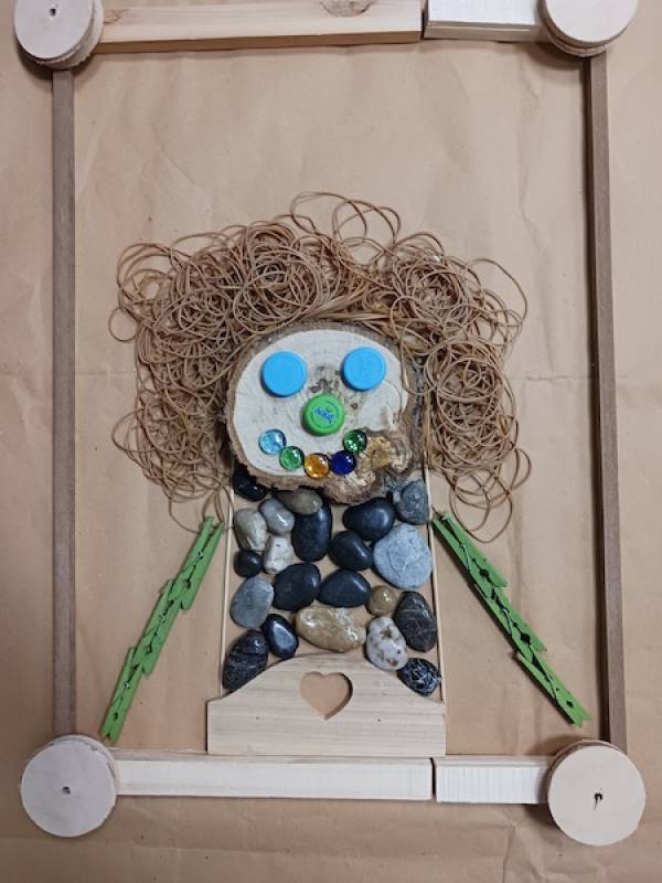 Πιλοτικές δράσεις παιγνιοθεραπείας στην Καλαμάτα: Παιχνίδι με φυσικά και "άχρηστα" υλικά από τα Παιδικά Χωριά SOS