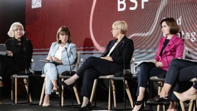 Σακελλαροπούλου: Οι χώρες της Μεσογείου πρέπει να αντιδράσουν συντονισμένα για την αντιστροφή των επιπτώσεων της κλιματικής κρίσης (Βίντεο)