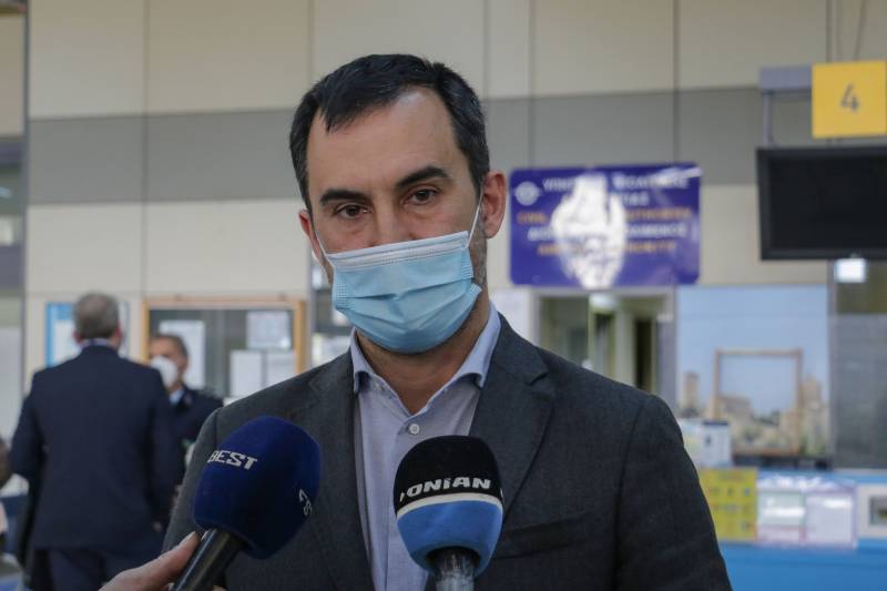 Χαρίτσης στο αεροδρόμιο Καλαμάτας: "Δεν μπορούμε να πάμε στο μέλλον με τις υποδομές του παρελθόντος” (βίντεο)