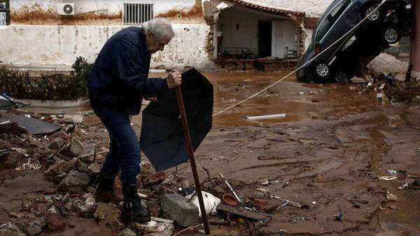 Πρ. Παυλόπουλος: "Ο λαός μας αντέχει και θα αντέξει"