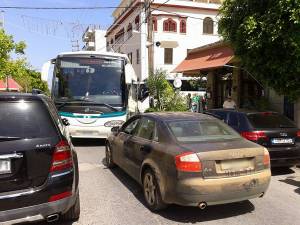 Σκηνές κυκλοφοριακής τρέλας στην Κυπαρισσία