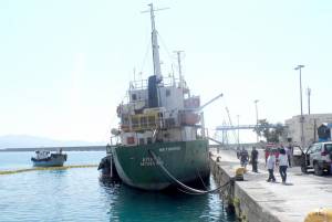 Παραμένει στο λιμάνι το πλοίο "Amada"