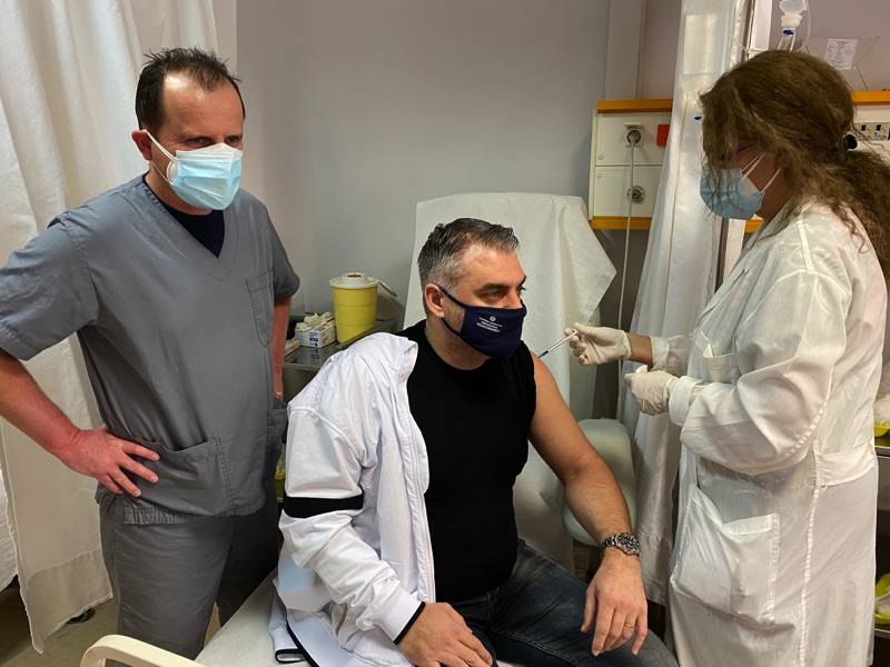 Το εμβόλιο και η προσωπική ευθύνη τα βασικότερα όπλα για την καταπολέμηση της πανδημίας του Covid-19