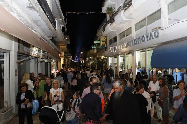 Βούλιαξε από κόσμο η Μεσσήνη (βίντεο)