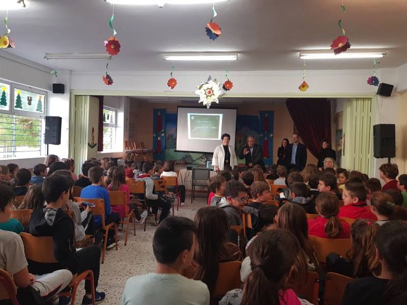 Ο πρόεδρος του “Χαμόγελου του Παιδιού” Κώστας Γιαννόπουλος στο 2ο Δημοτικό Καλαμάτας