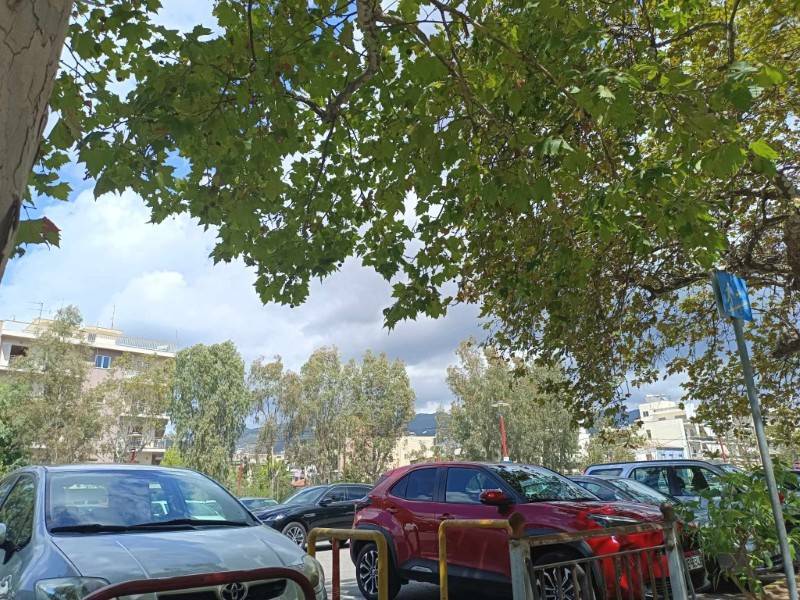 Υψηλότερο κόστος για τους πολίτες, χειρότερες συνθήκες για την πόλη