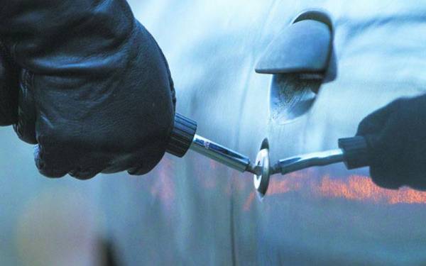 Από 10 χρόνια σε τρεις για κλοπή αυτοκινήτου από το δημοτικό πάρκινγκ στην Καλαμάτα