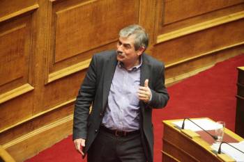 Πετράκος: "Να ζητήσει συγνώμη ο κ. Χρυσομάλλης για τις αθλιότητες σε βάρος του ΣΥΡΙΖΑ"