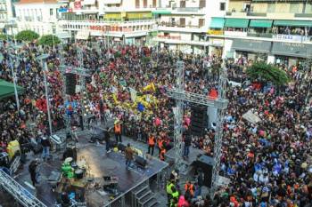 "Βούλιαξε" η Καλαμάτα από το καρναβάλι (100+ φωτογραφίες)