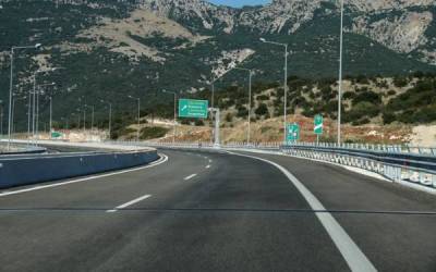 Λαμπρόπουλος στη Βουλή για ολοκληρωμένο Δυτικό Αξονα