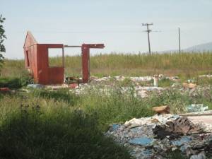 Τα σπιτάκια της Μπιρμπίτα έγιναν… καυσόξυλα
