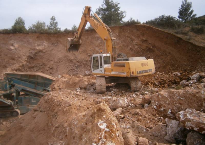 Φορτηγά και μηχανήματα αποκτά ο Δήμος Τριφυλίας